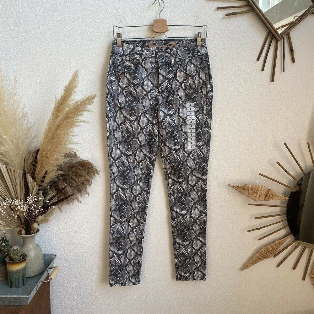 Seven7 Tummyless slimming control high rise jeans snake skin size 4